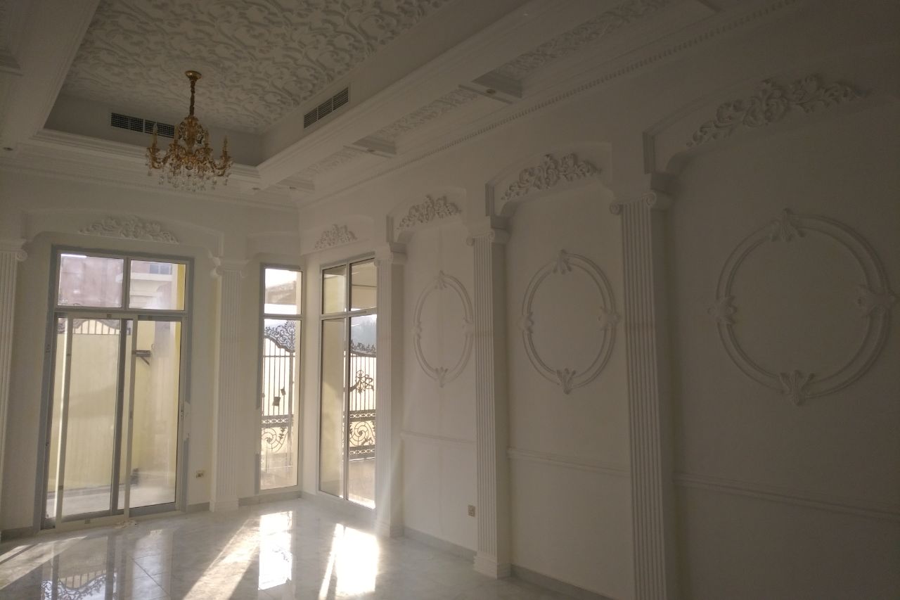 Majestic Royal Hall with Classical Moldings